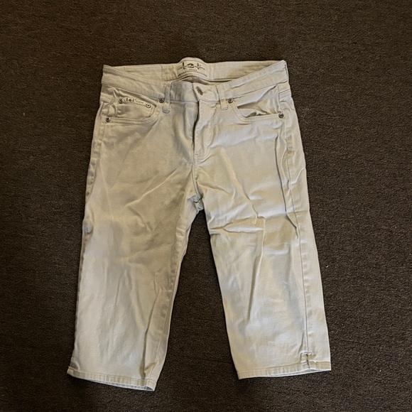LEI Women's Light Gray Relaxed Jeans - Picture 1 of 1